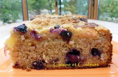 Bon gros gâteau à la farine et crumble de châtaignes, aux pommes et myrtilles 