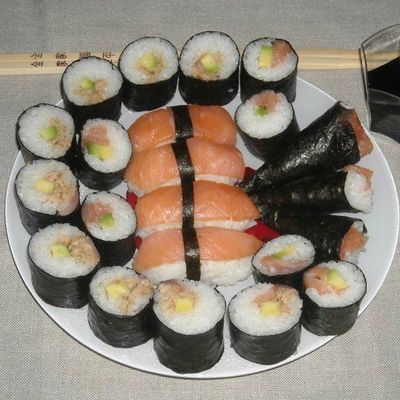 MAKIS AU SAUMON, CREVETTES ET AVOCATS