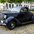 La Ford V8 coupé de 1936 (Rallye de France 2010)