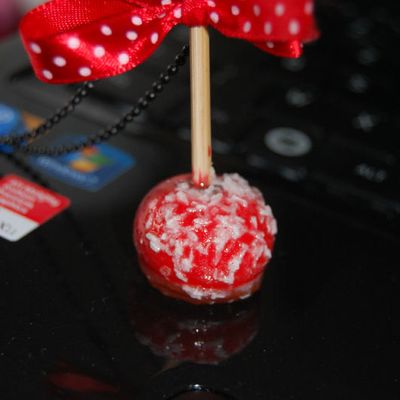 mes créations fimo...pomme d'amour noix de coco