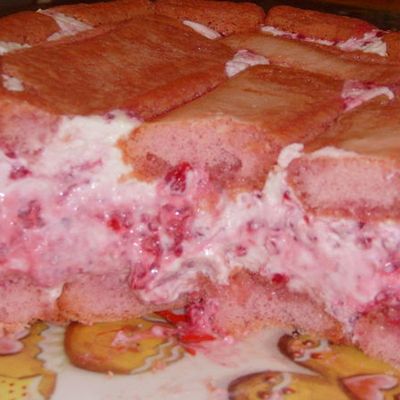 Charlotte chocolat blanc-fruits rouges