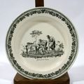 Deux assiettes en faience fine de Creil, vers 1825