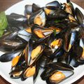 Moules de bouchot à l'ail et basilic