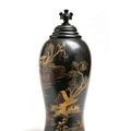 LOUIS MIDAVAINE (1988-1978) Pied de lampe balustre en bois laqué noir 
