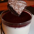 mon menu de saint valentin #3 : panna cotta vanillée avec coulis de fruits rouges et son coeur tout chocolat