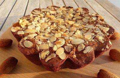 Gateau sucré aux pommes de terre, amandes et oranges confites 