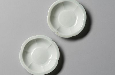 A pair of small Qingbai-glazed lobed dishes, Northern Song Dynasty