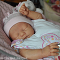 La petite Emilie change chaque jour qui passe .... (Bébé adoptée)