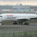 Aéroport: Toulouse-Blagnac(TLS-LFBO): Airbus Industrie: Airbus A350-941: F-WZGG: MSN:003. Stycker:"FLIGHT TEST AICRAFT CAMPUS"
