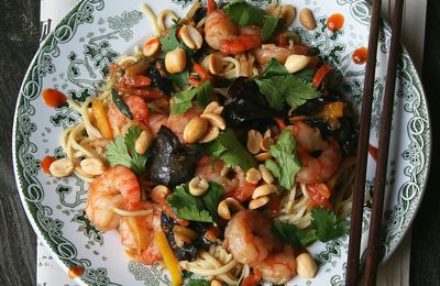 Wok de crevettes, légumes et nouilles