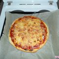 Pizza maison avec saucisses knackis