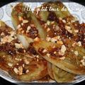 P'tites endives braisées, sauce soja, miel, piment et cacahuètes