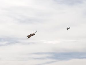 Un Fly Baby, un jet lors d’un meeting aéromodélisme.