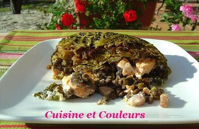 Chou braisé en portefeuille ( avec lentilles , lardons et saumon )