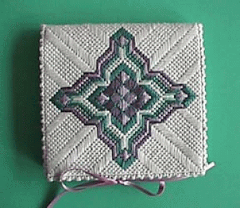 Porte- aiguilles en bargello