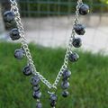 Collier Chaine argenté avec breloques en perles semi - précieuses : Obsidienne Neige