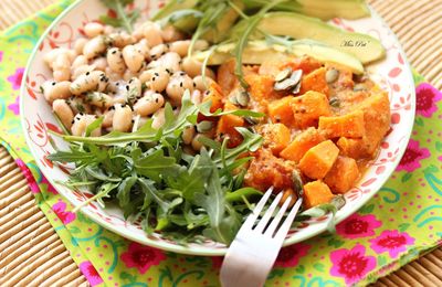 Assiette vegan avec patate douce au Garam Masala