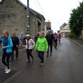 Une marche champêtre sous la pluie mais dans la joie et la bonne humeur