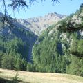 Du Pont du Moulin au Pic de Cascavelier pour se poser dans la plus haute commune d'Europe.