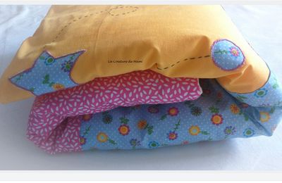 Couverture, lingettes et guirlande fleuris