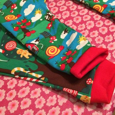 Les petits pantalons pour bébés mignons