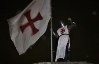 Des pseudos-templiers s'en prennent au drapeau normand du château de Gisors: une affaire symboliquement sérieuse!