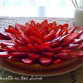 Tarte aux Fraises comme un gros lotus rouge