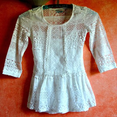 HAUT BLANC DENTELLE A BASQUE