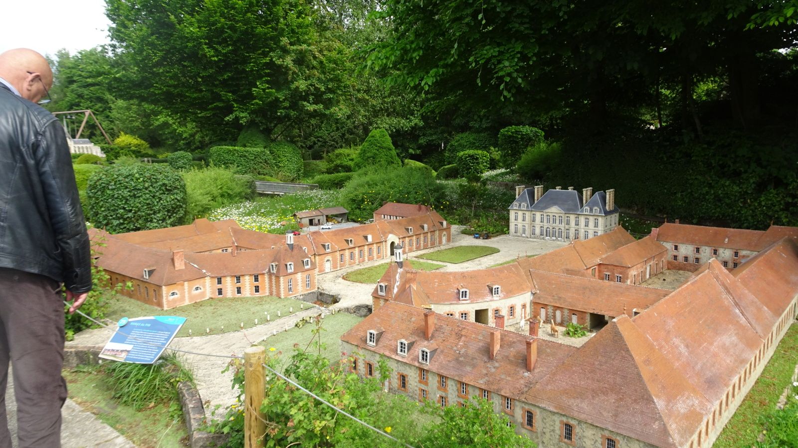56. 2025. Elancourt France Miniatures 12 mai
