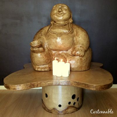 Bouddha rieur en carton