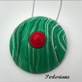 PENDENTIF VERT ET ROUGE