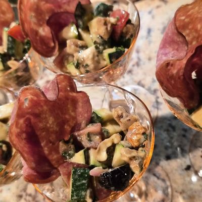 Salade fraicheur & chips de salami