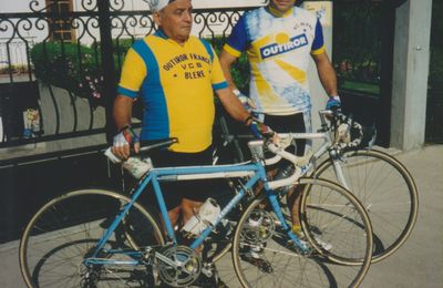 Retrouvez vos Ancêtres des pelotons cyclistes 1967 à 1996, et  aussi  le  Vélo Club Blérois Bléré 37 Indre et Loire  en Touraine de  1993 à  1996  par JR-53  ci dessous sur Canalblog mais   aussi  sur  https://veloclub.over-blog.com/