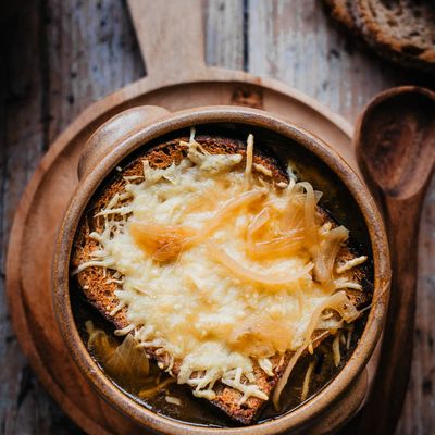 Soupe à l'oignon gratinée