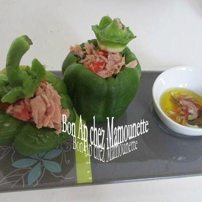 Poivrons frais tomates thon pour se rafraîchir