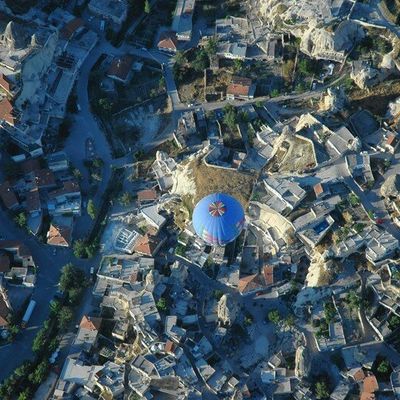 AU-DESSUS DE LA CAPPADOCE