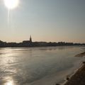 la rivière se transforme en banquise