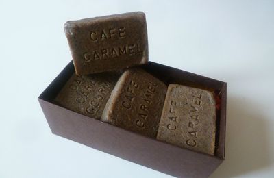 Savon café, caramel.