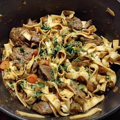 Ragoût de chevreuil aux pappardelle et gremolata à l'orange 