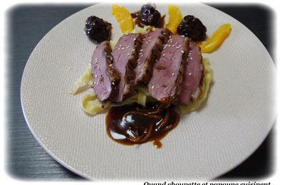 MAGRET DE CANARD AUX PRUNEAUX, SAUCE AU CAFE