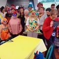 CARNAVAL ET KARAOKÉ COLORÉS AU FOYER.