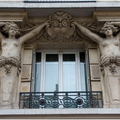 Cariatides et atlantes engaînés 107 boulevard Poniatowski et 26 rue Lacoste