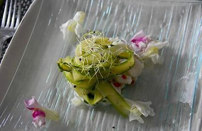 Ceviche de dos de cabillaud, tagliatelles d'asperges