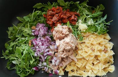 one pot pasta thon, roquette § tomates séchées