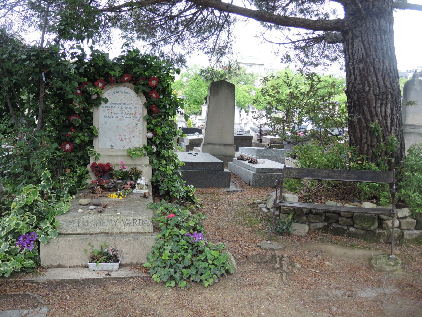 Paris, cimetière Montparnassse, tombe d'Agnès Varda et Jacques Demy (75)