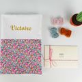 Protèges carnet de santé personnalisé Liberty Betsy Ann pivoine prénom pailleté coloris au choix