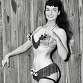 Bettie, une femme à la page