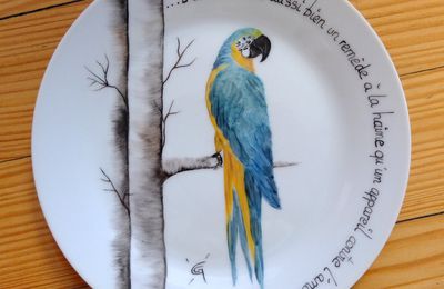 Peinture animalière sur assiettes en porcelaine