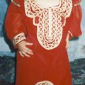 Asma en robe traditionnel