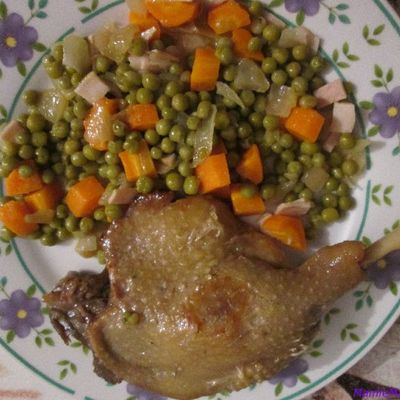 Confit de canard au ragoût de petits pois